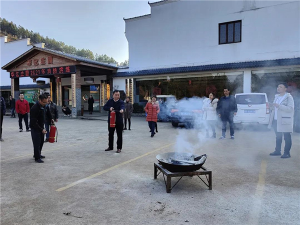 戶(hù)外拓展,自助燒烤,露營(yíng),會(huì)議團(tuán)體接待，團(tuán)建，